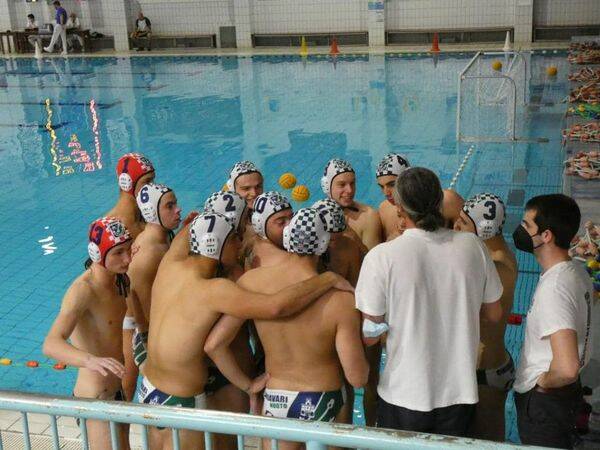 Pallanuoto M La Chiavari Nuoto Resta In Vetta Battuto Il Villa York Levantenews 