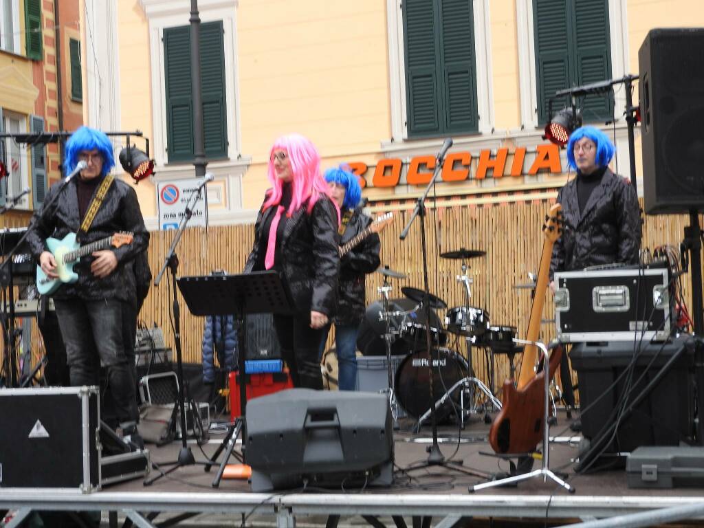 Carri, pentolaccia, maschereecco il Carnevale di Chiavari - TWebNews