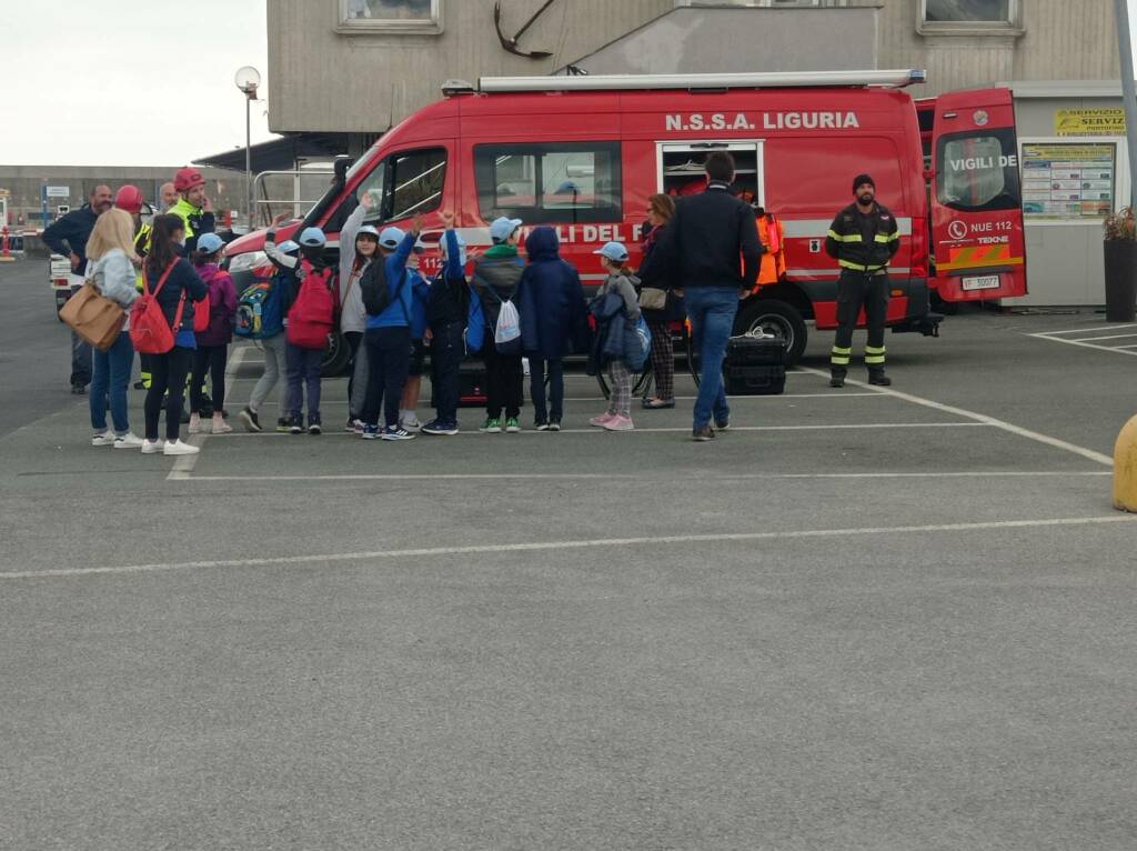 "Gente di mare", Lega Navale Chiavari e provincia, Monica, Massimo Garbarino, Vigili del Fuoco Distaccamento di Chiavari, scuole 