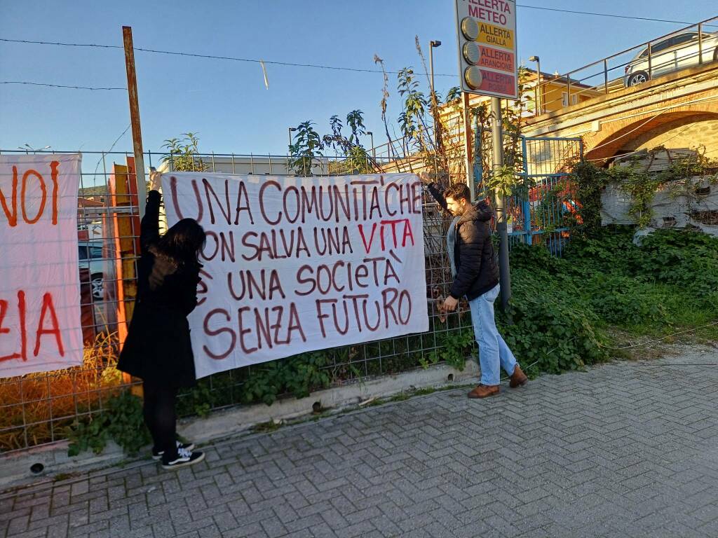 morte Andrea Demattei, sindaco Chiavari, Istituto Natta-Deambrosis, Shock Waves Team, Vigili del Fuo o Chiavari, indagini, Comitato "Per Andrea", concorso "Il bello dello Sport", ipotermia, bacheca commemorativa , Ponte della Maddalena 