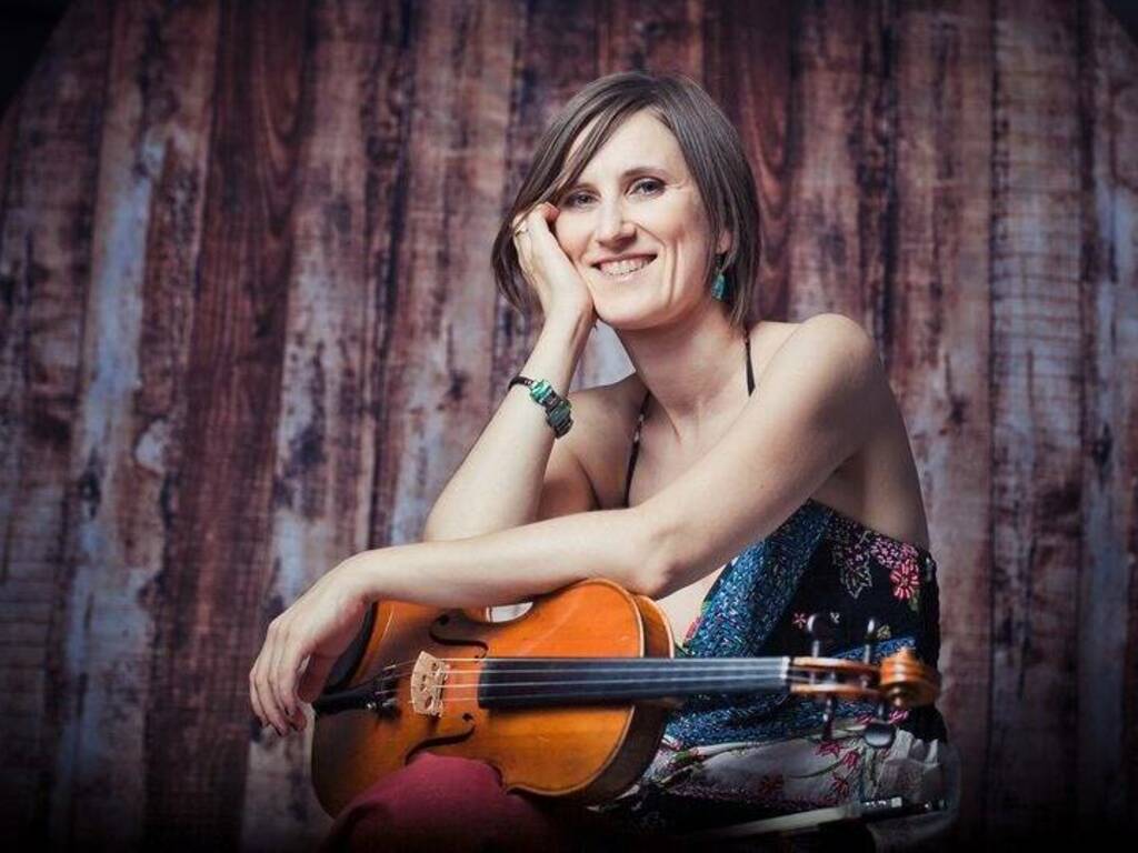 Laura Merione, violinista, spettacoli, concerti, musica tradizionale 