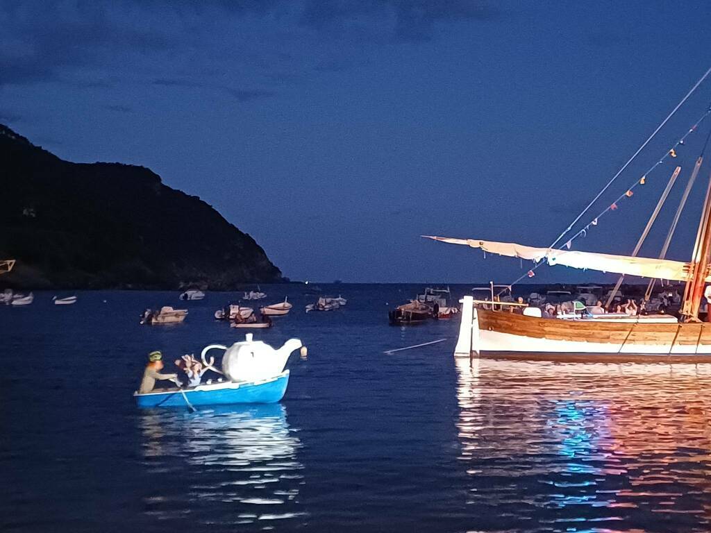 Barcarolata, Baia del Silenzio, "Il potente Charizard della penisola"