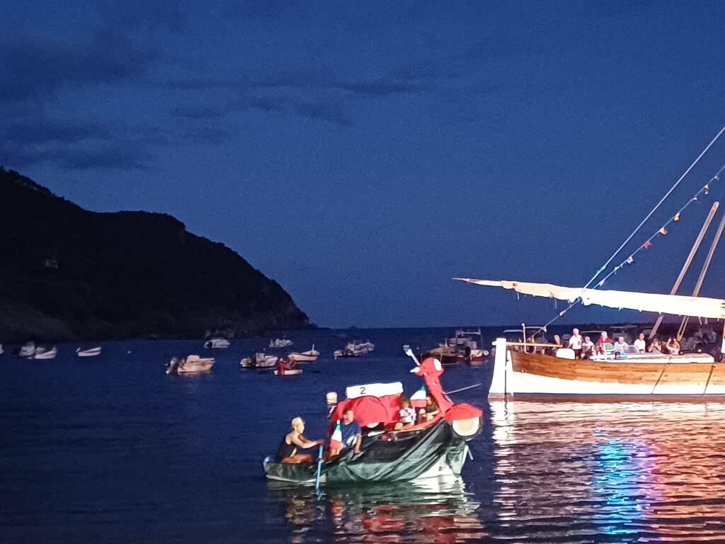 Barcarolata, Baia del Silenzio, "Il potente Charizard della penisola"