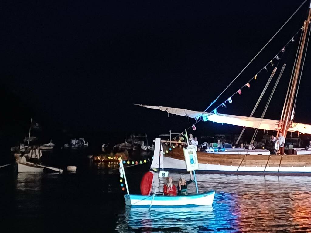 Barcarolata, Baia del Silenzio, "Il potente Charizard della penisola"