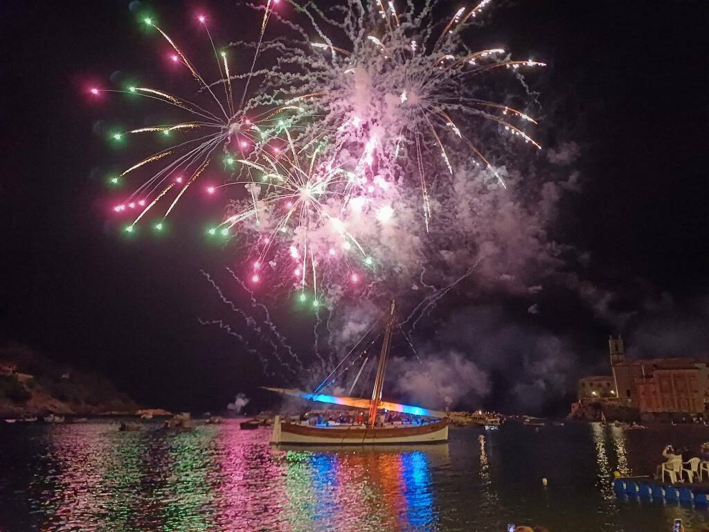 Barcarolata, Baia del Silenzio, "Il potente Charizard della penisola"