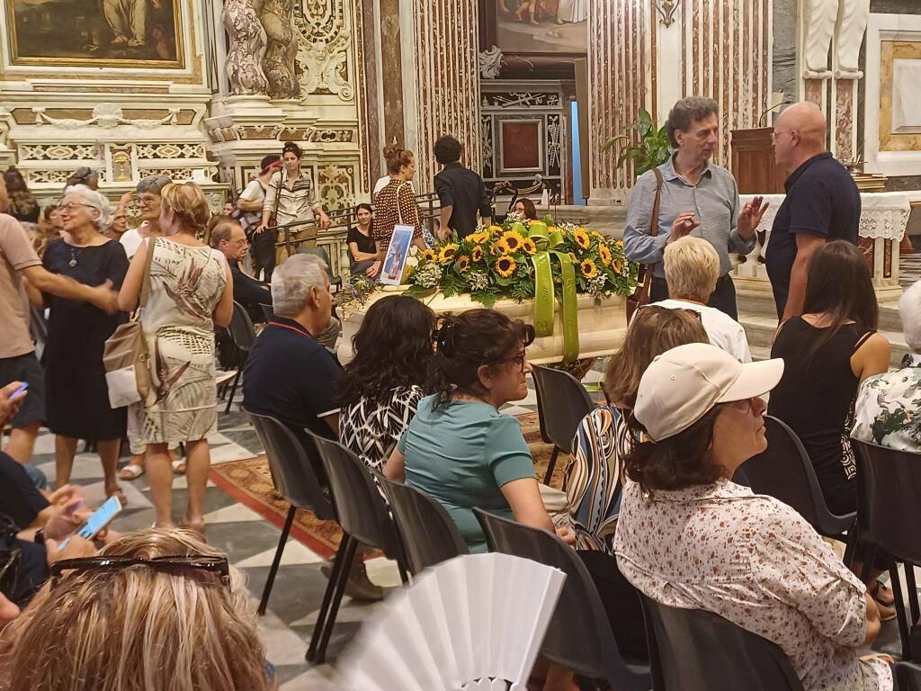 Michela Onali Santoni, funerale, Basilica di Santo Stefano